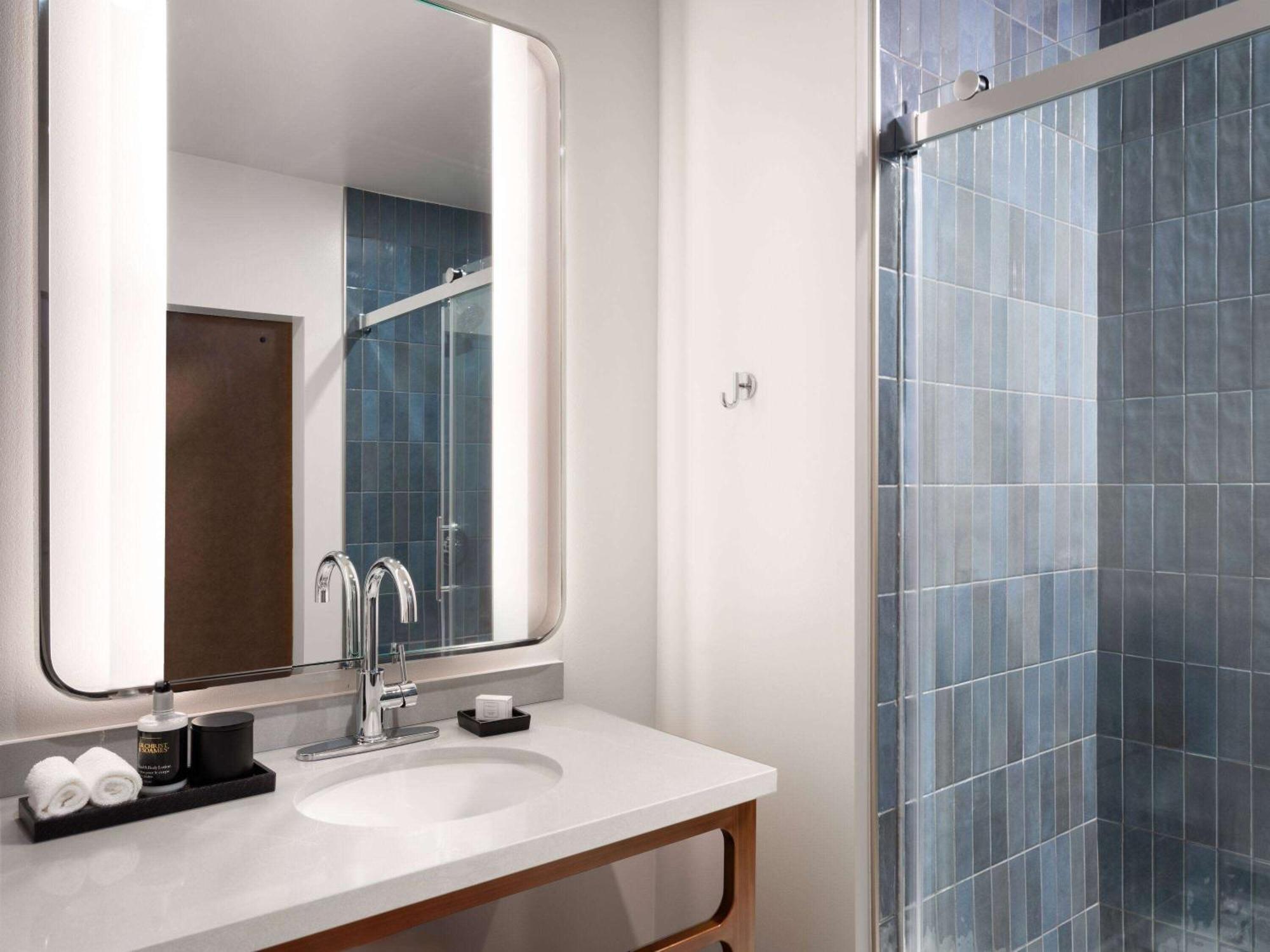 Origin Kansas City Riverfront, A Wyndham Hotel Exterior photo